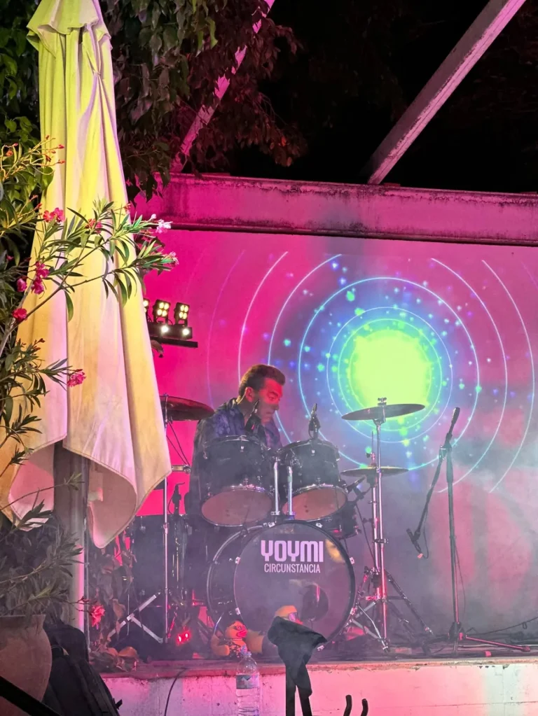 Instagram post from yoymicircunstancia.banda. This post is in position 8.